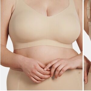 Evelyn & Bobbie The Beyond Bra. Size large. NWOT